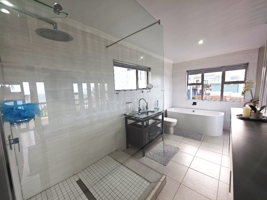 3 Bedroom Property for Sale in Dana Bay Western Cape